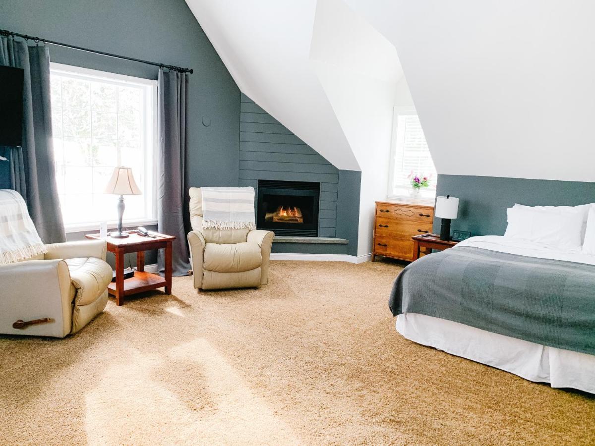 The Inn At The Ninth Hole Bed & Breakfast Salmon Arm Εξωτερικό φωτογραφία