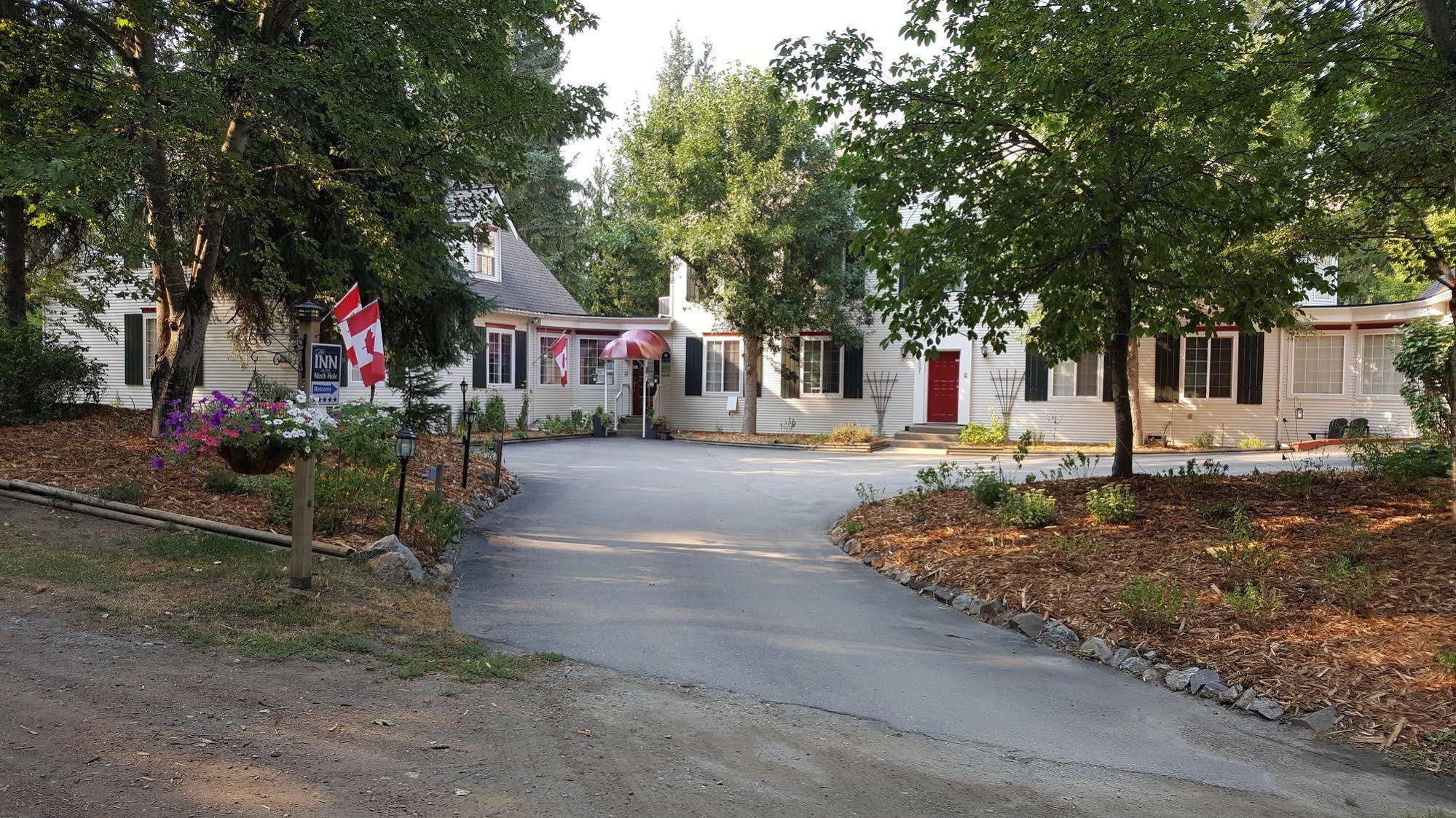 The Inn At The Ninth Hole Bed & Breakfast Salmon Arm Εξωτερικό φωτογραφία