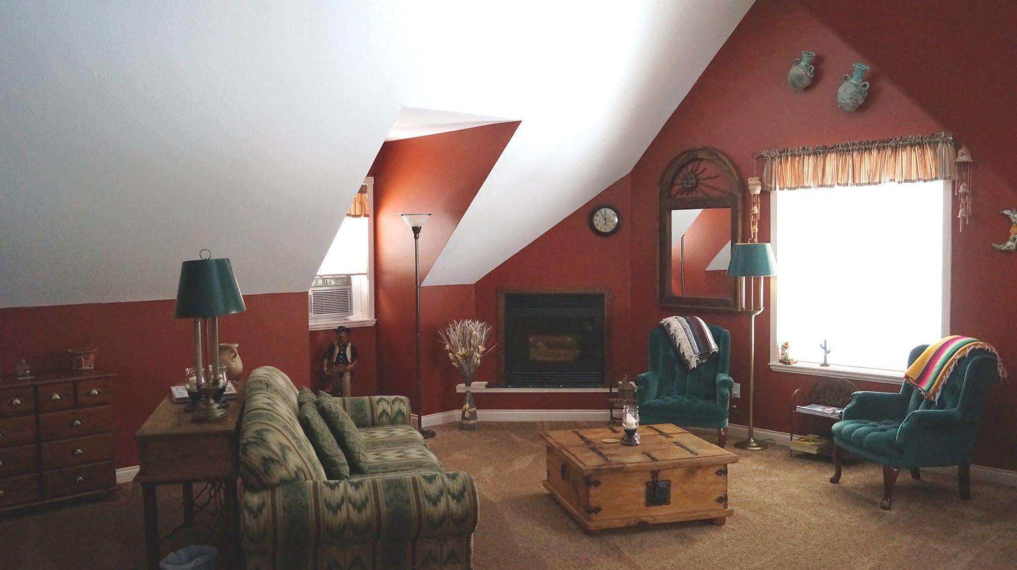 The Inn At The Ninth Hole Bed & Breakfast Salmon Arm Εξωτερικό φωτογραφία